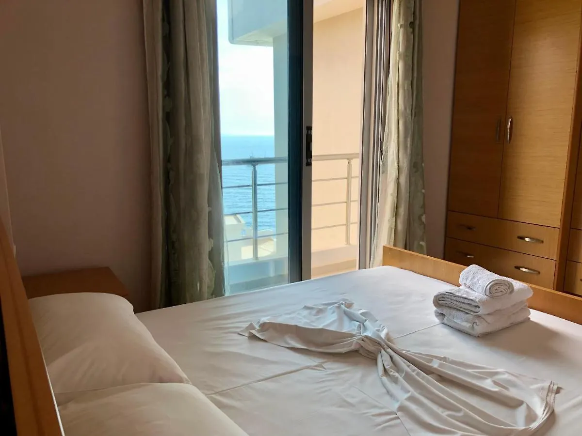 סרנדה Lorenso Guest House דירה