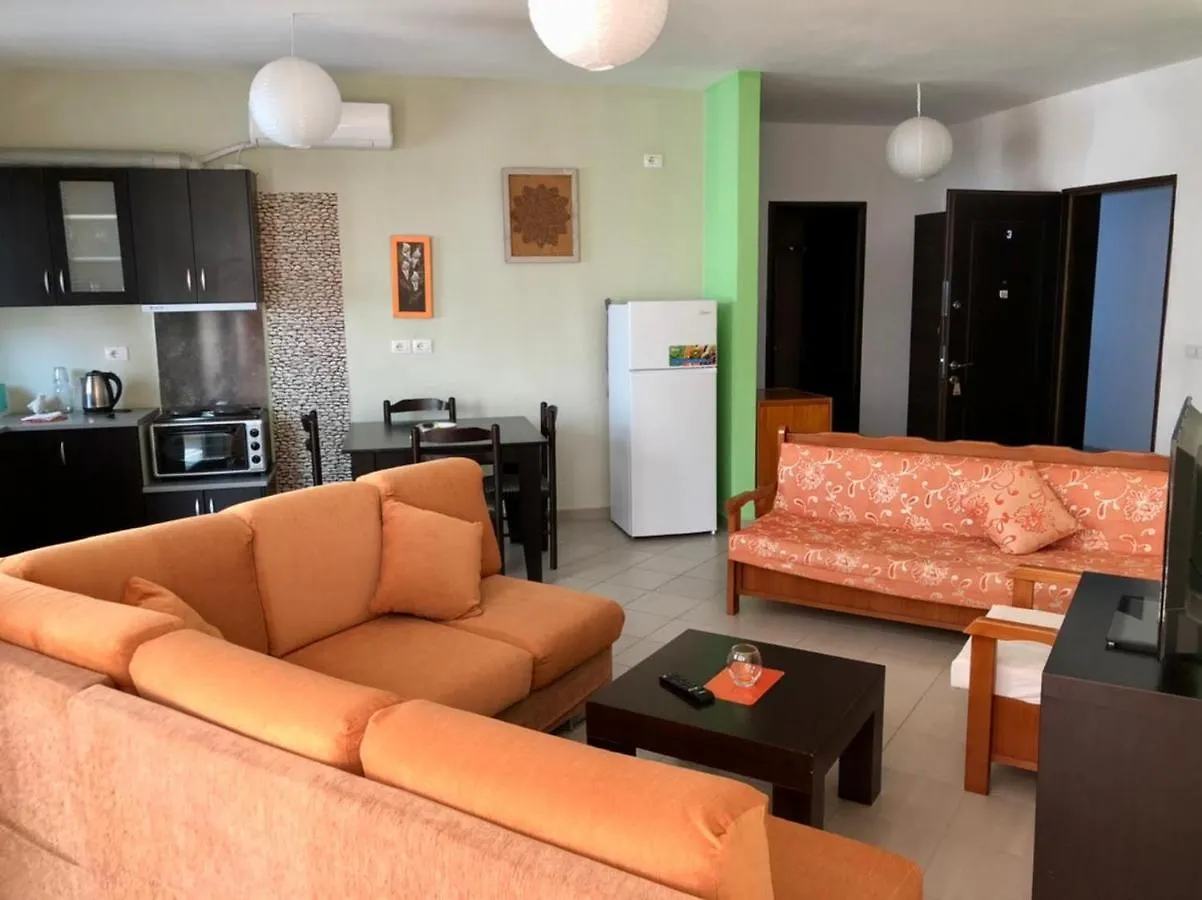 סרנדה Lorenso Guest House
