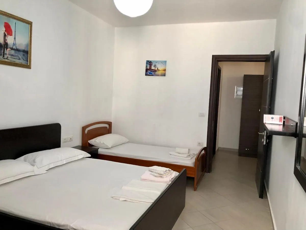 סרנדה Lorenso Guest House