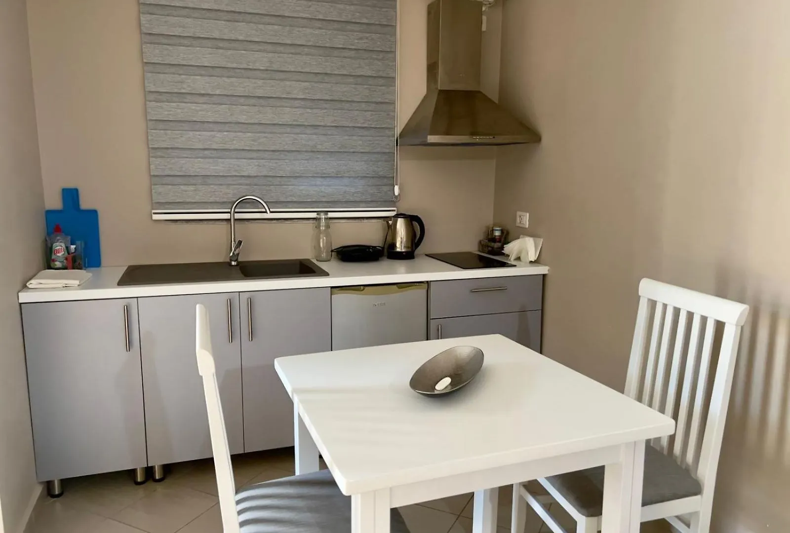 סרנדה Lorenso Guest House אלבניה