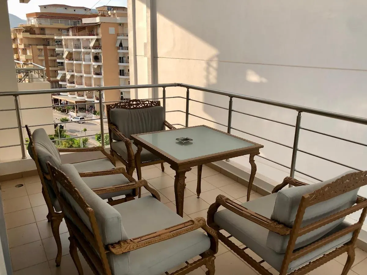 Apartment Lorenso Guest House Sarande