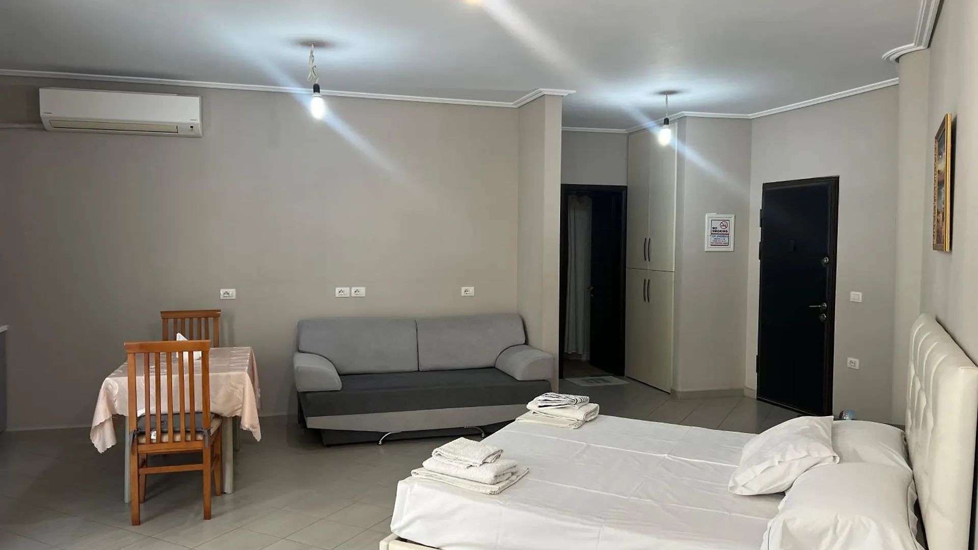 Lorenso Guest House Sarande 0*,  Albania
