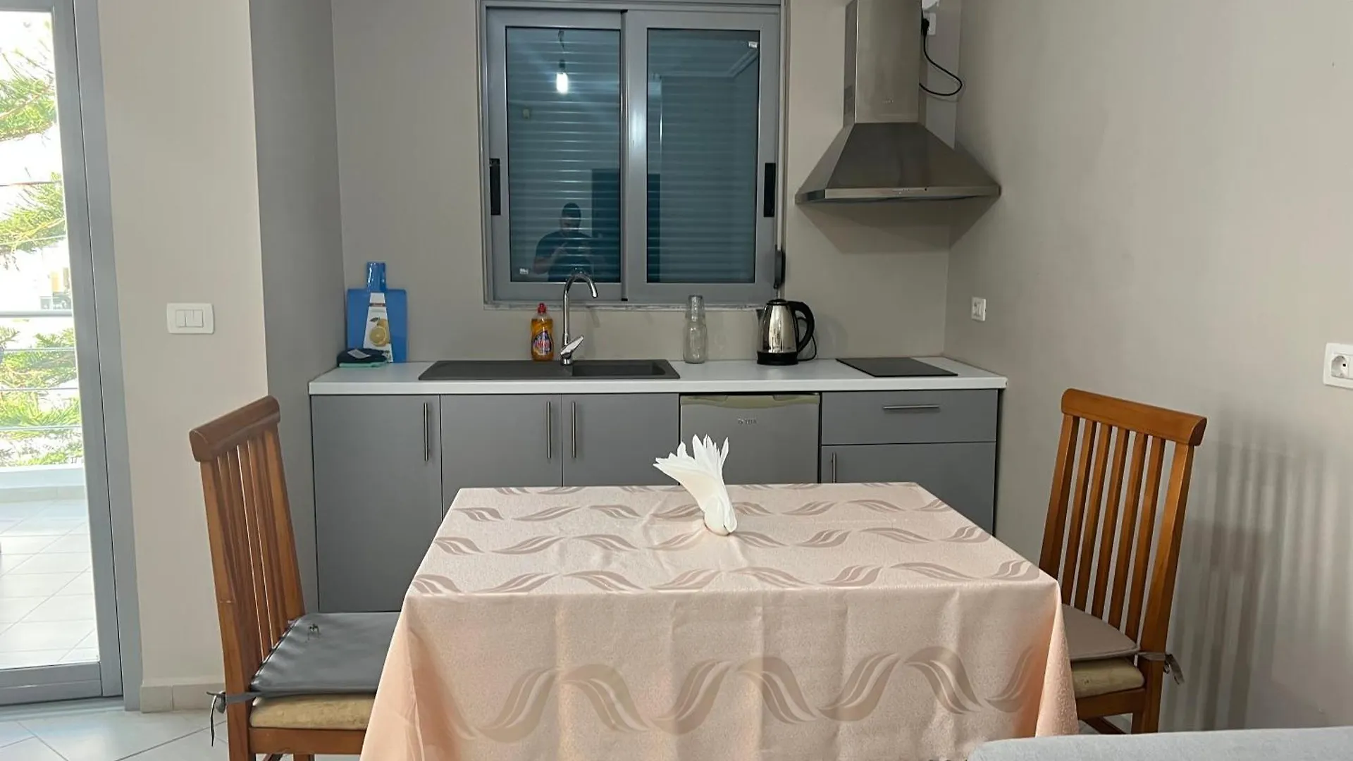 Apartment Lorenso Guest House Sarande